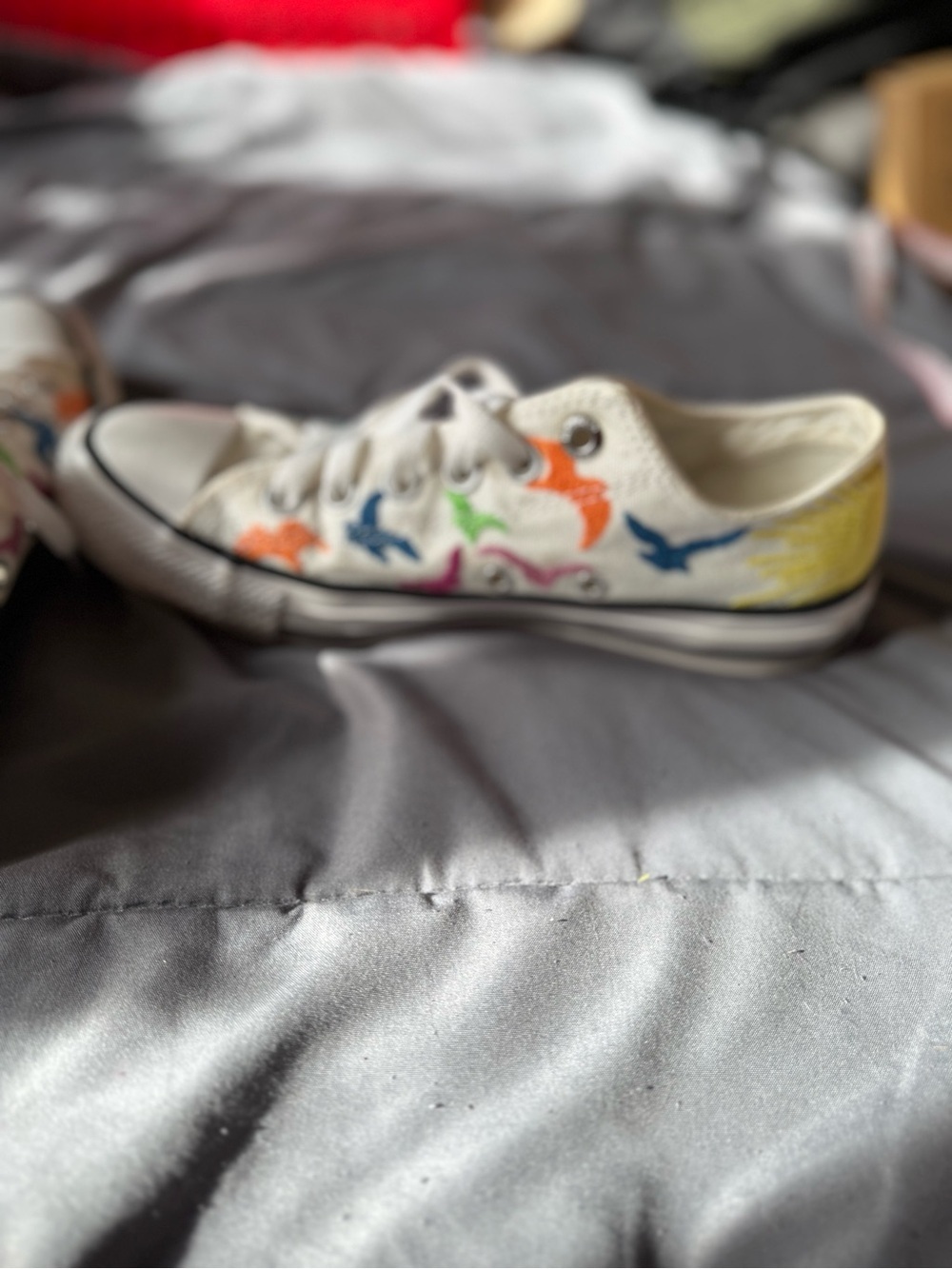 Converse White Low-Top Sneakers with Multicolor Bird Embroidery - Picture 5 of 11